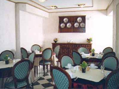 Jolly Hotel Игуменица Екстериор снимка