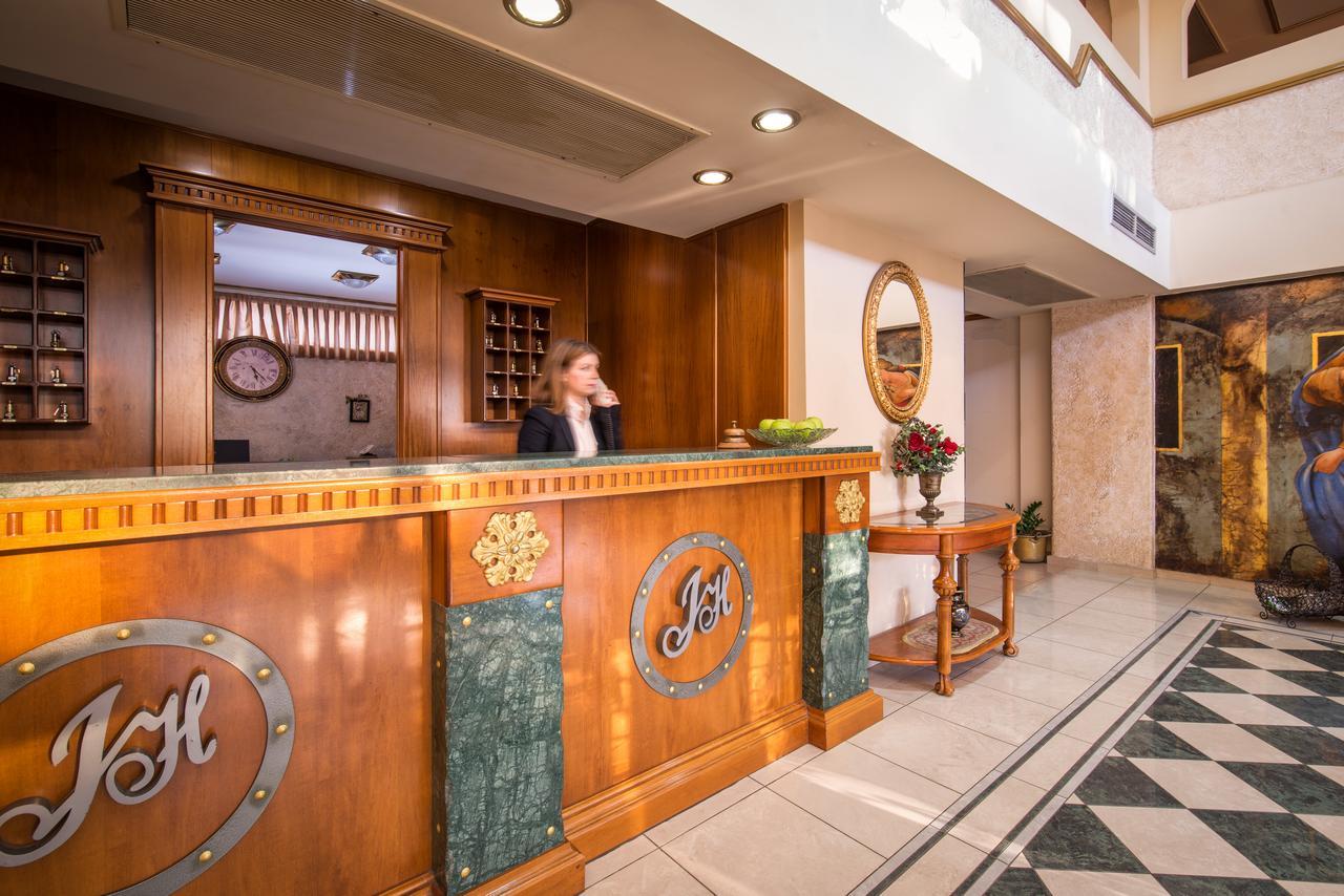 Jolly Hotel Игуменица Екстериор снимка